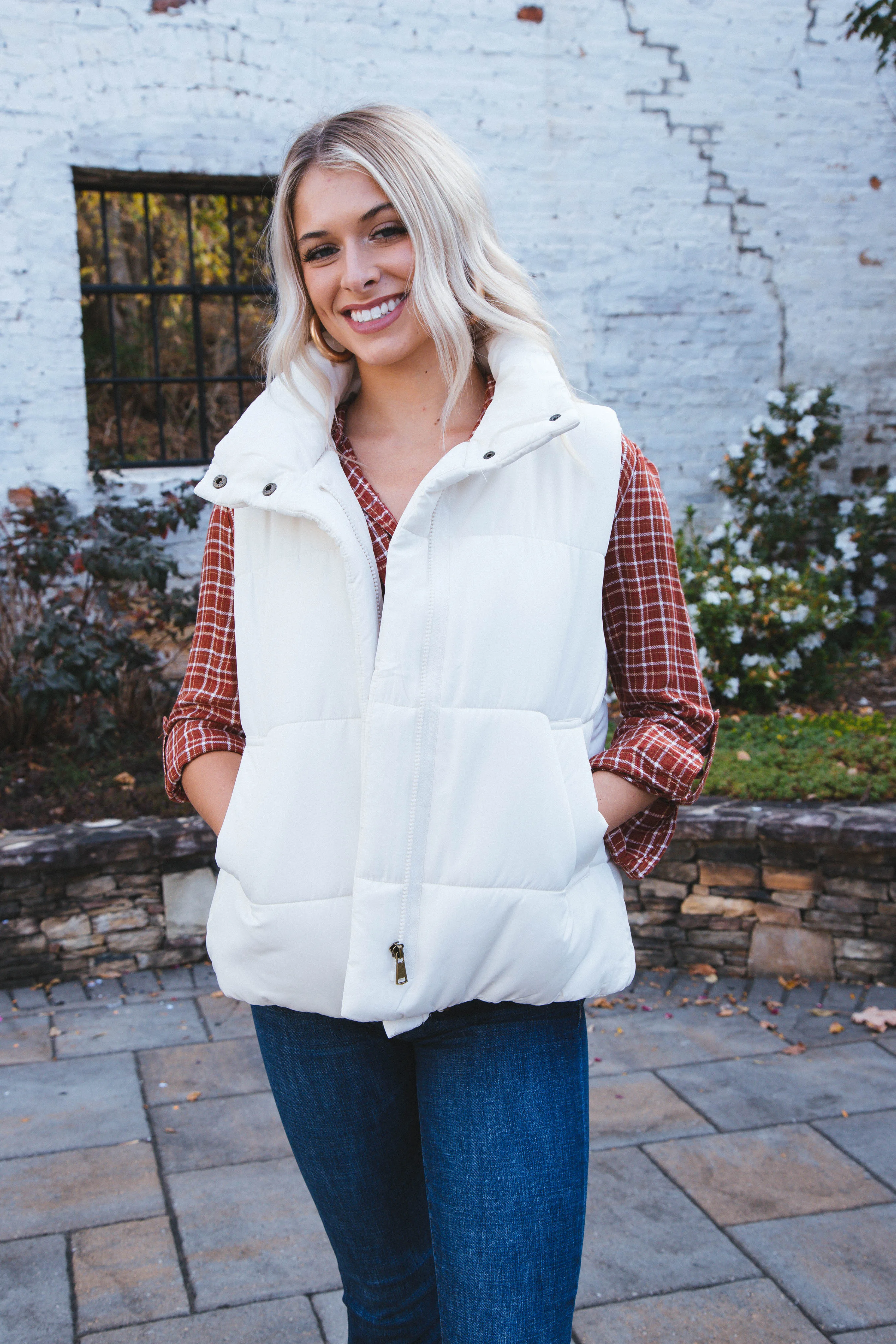 Jalyssa Zip Up Puffer Vest, Ivory