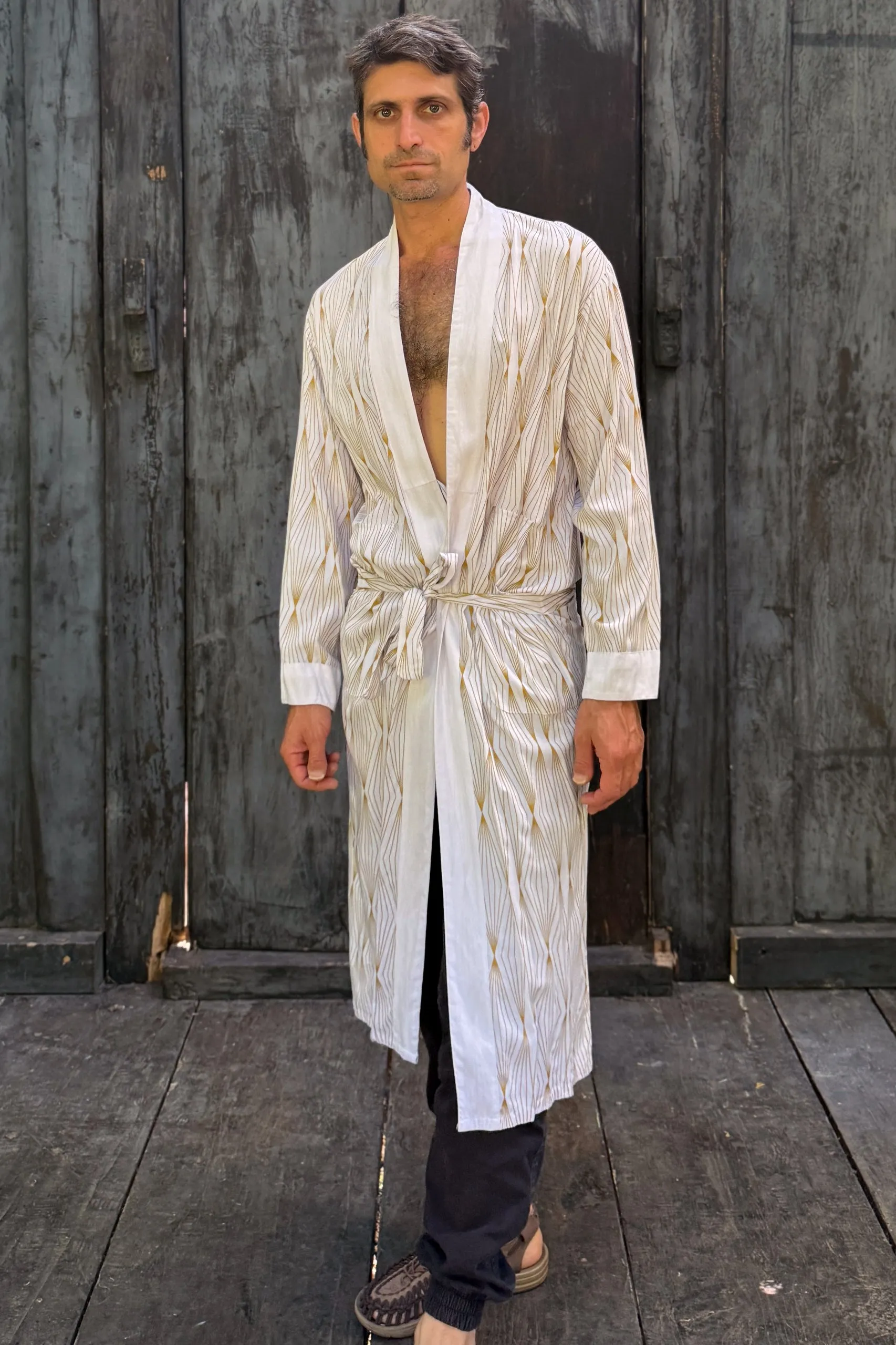 Smokin' Robe - White w/Diamond Deco Gold