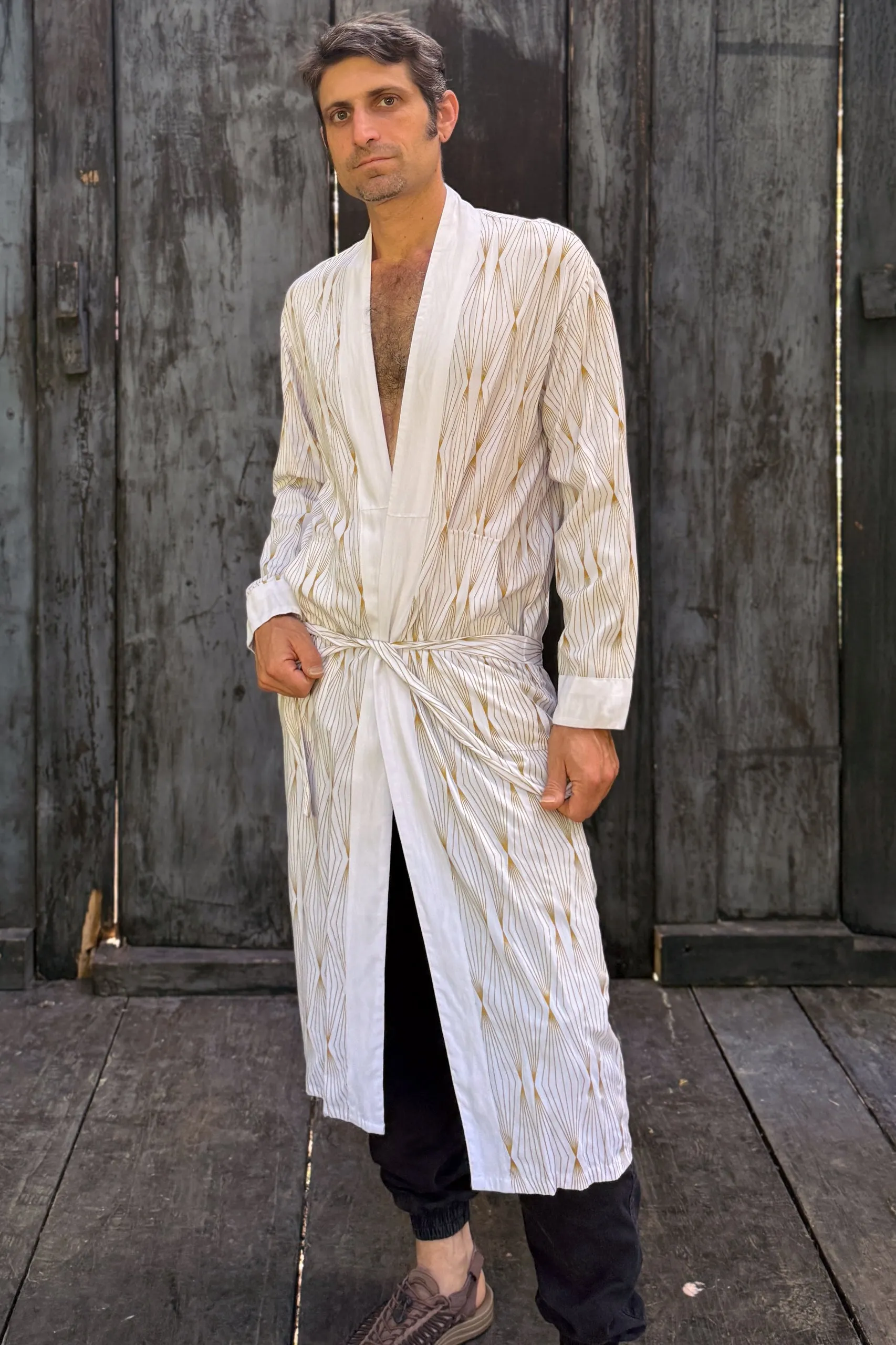 Smokin' Robe - White w/Diamond Deco Gold